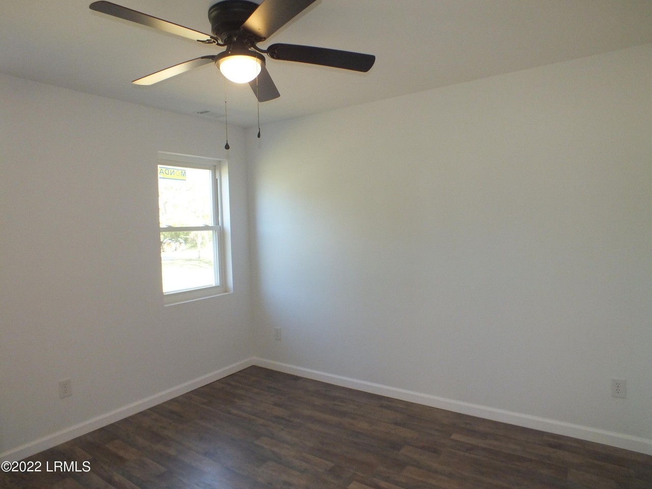 1256 Kings Hwy - Photo 5 of 11