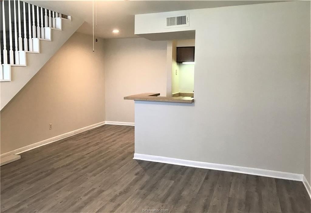 904 University Oaks Blvd #64 - Photo 4 of 15