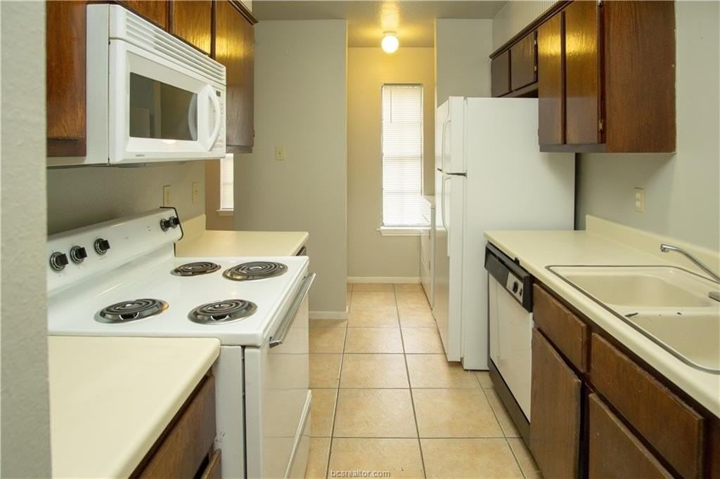1801 Woodsman Dr #D - Photo 6 of 21