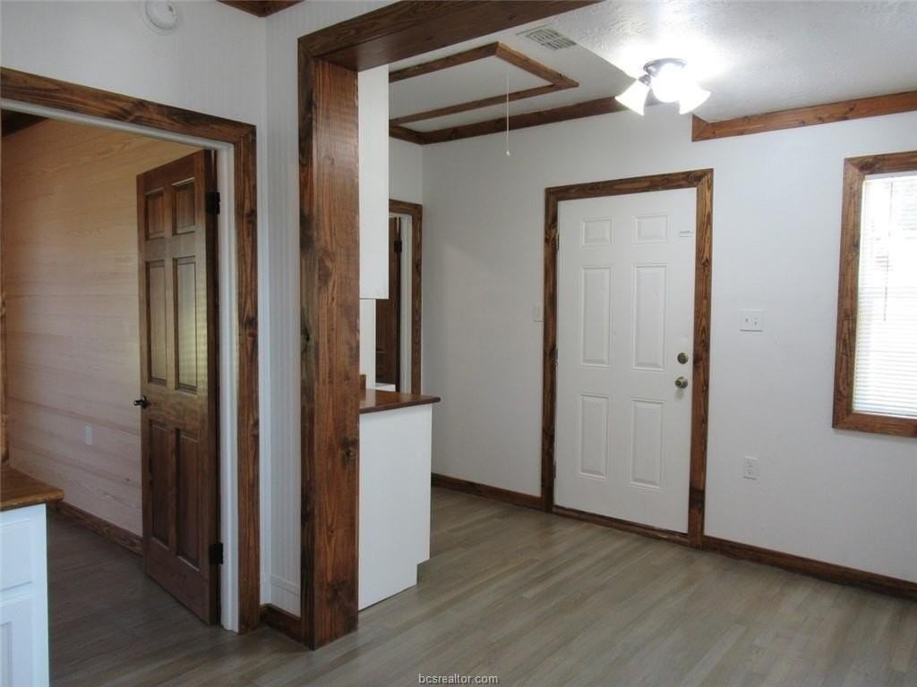 1601 W Main St - Photo 7 of 19