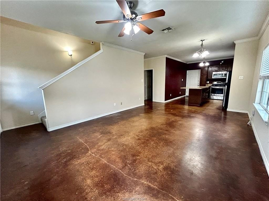 2477 Horse Shoe Dr - Photo 3 of 15