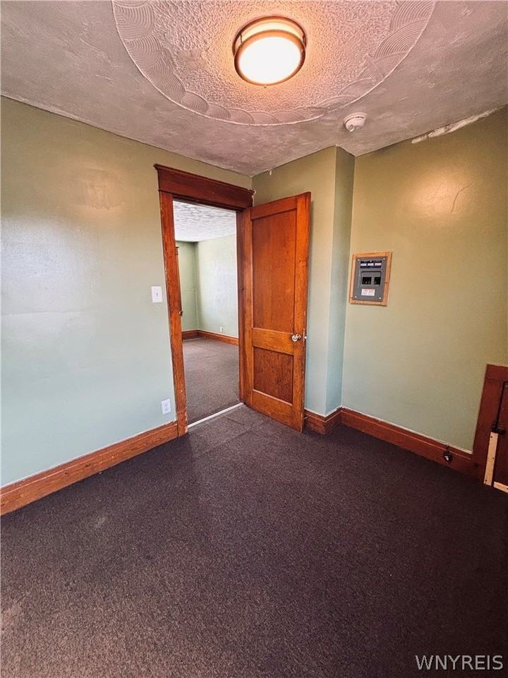 547 19th St - Photo 7 of 10