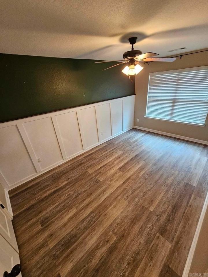 1151 Meadows Dr - Photo 3 of 25