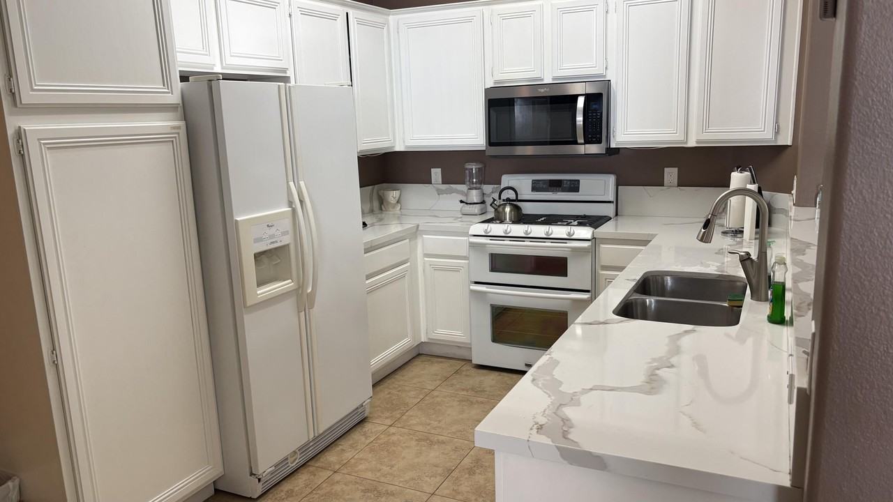27875 Avenida Maravilla - Photo 5 of 17