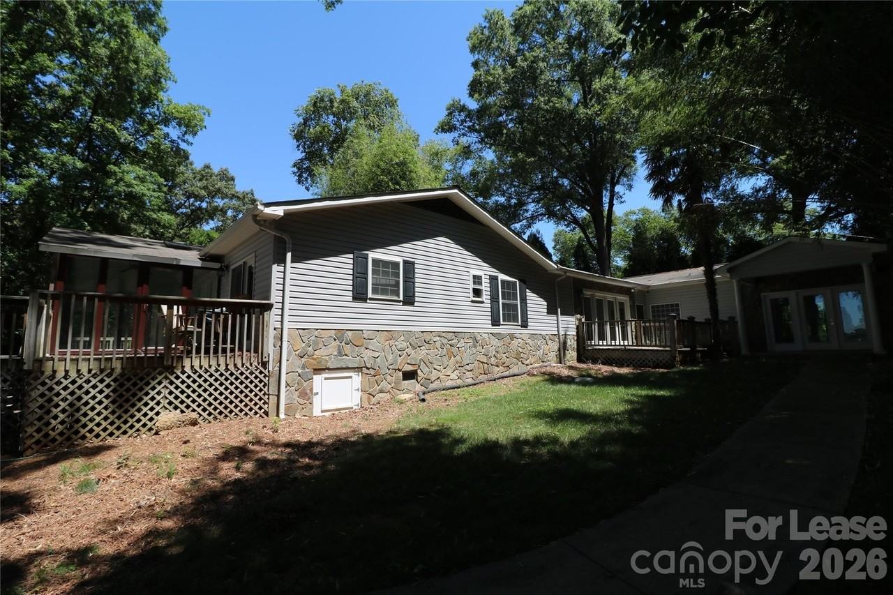 4589 Giles Ave - Photo 5 of 40