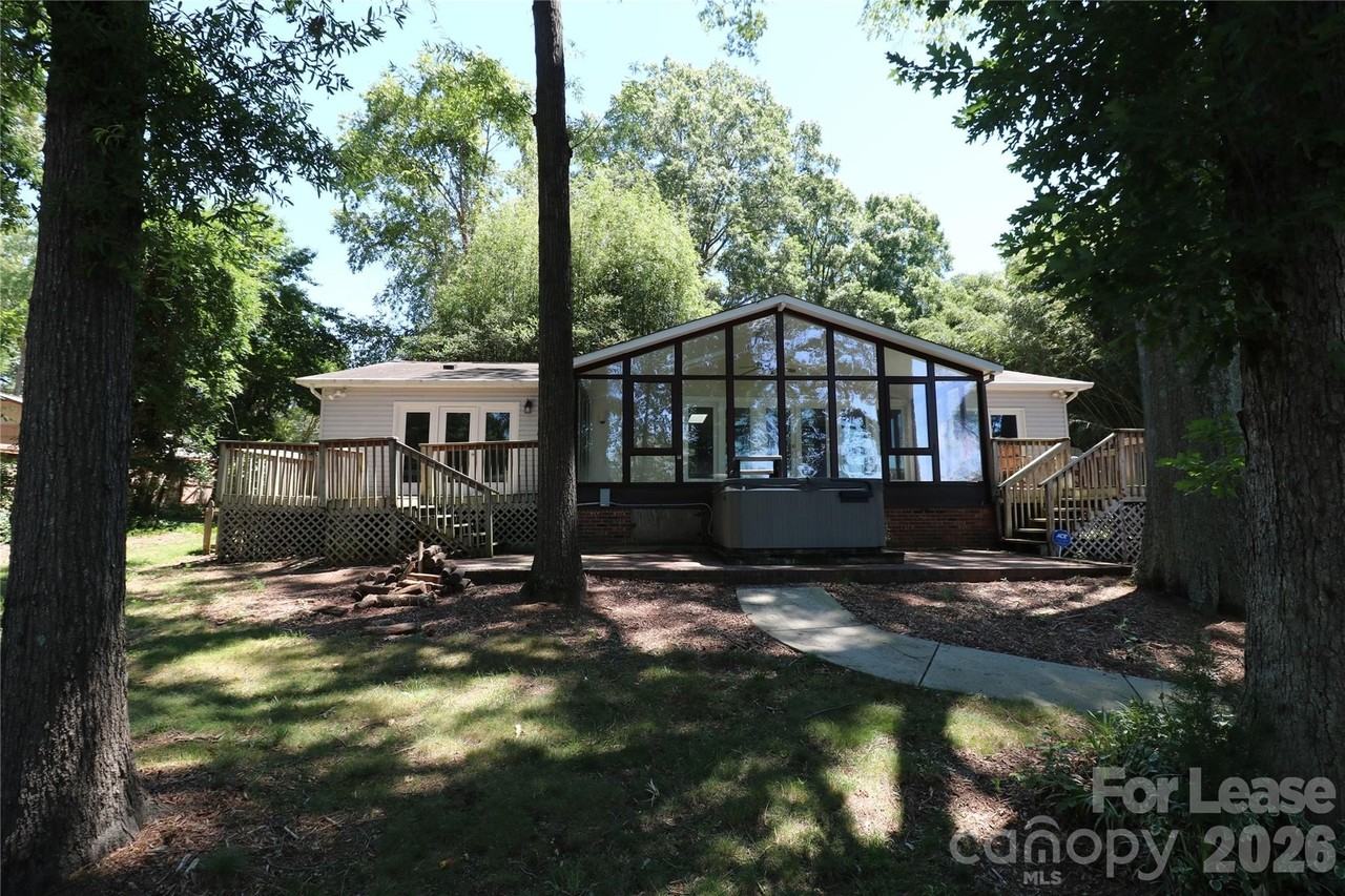 4589 Giles Ave - Photo 7 of 40