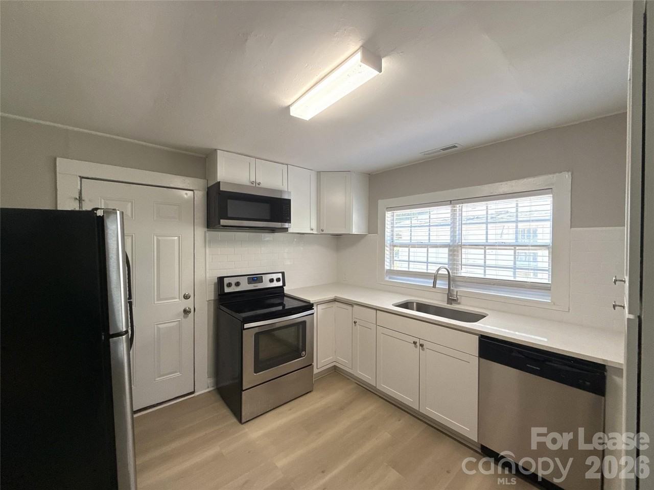 1120 N Ransom St - Photo 6 of 15