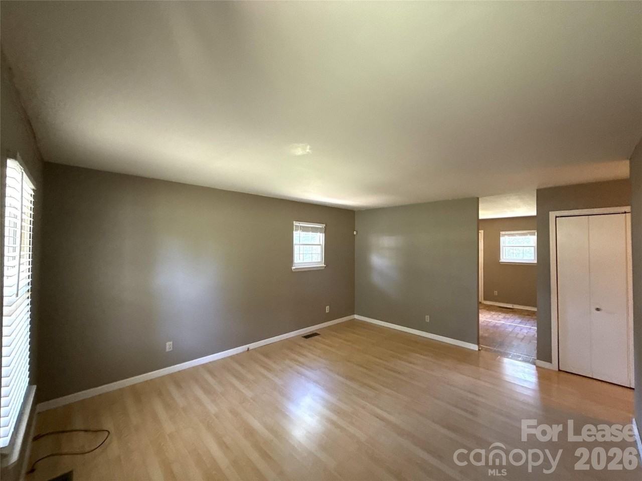 701 Echo Cove Ln - Photo 3 of 13