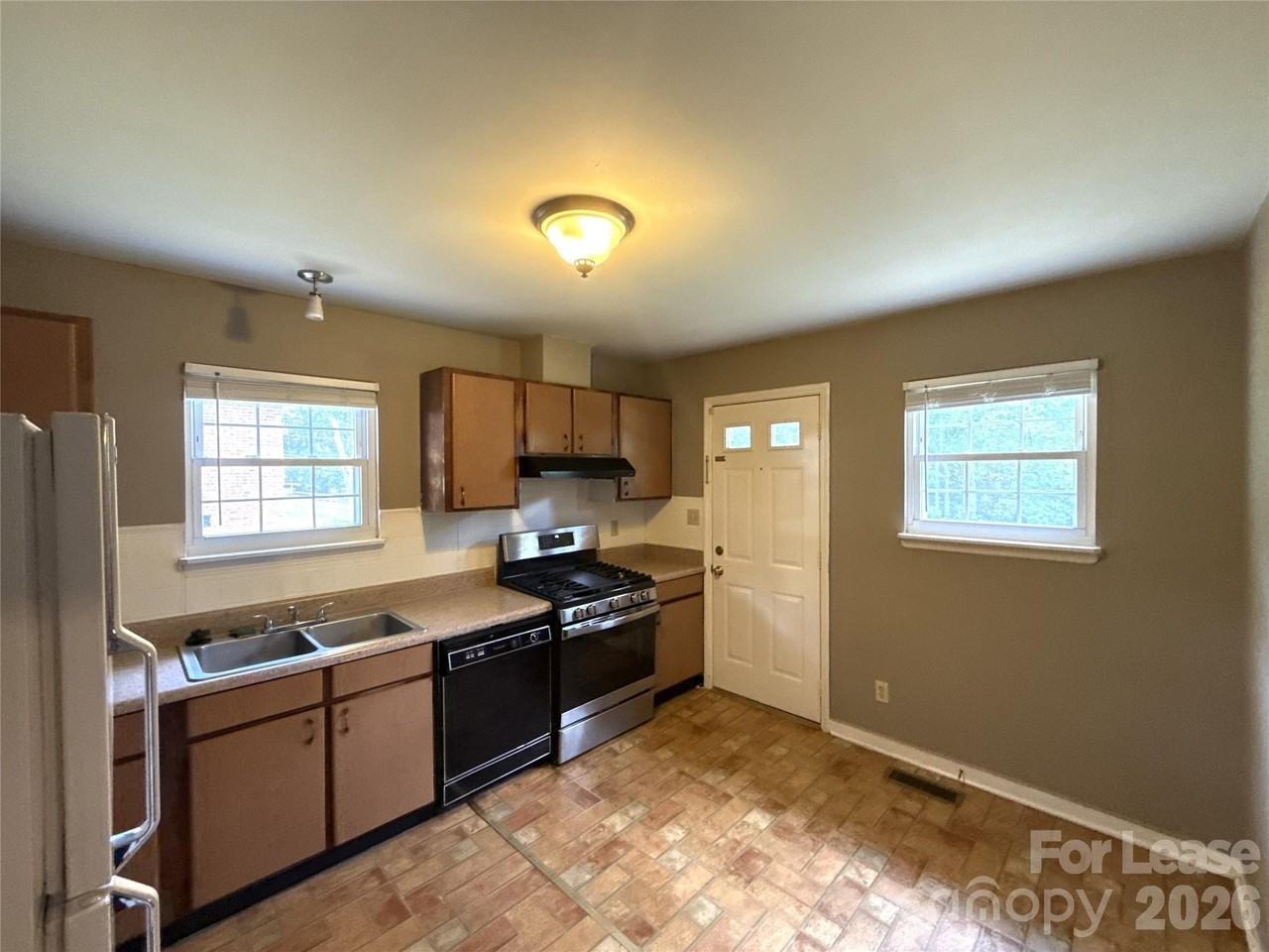 701 Echo Cove Ln - Photo 5 of 13