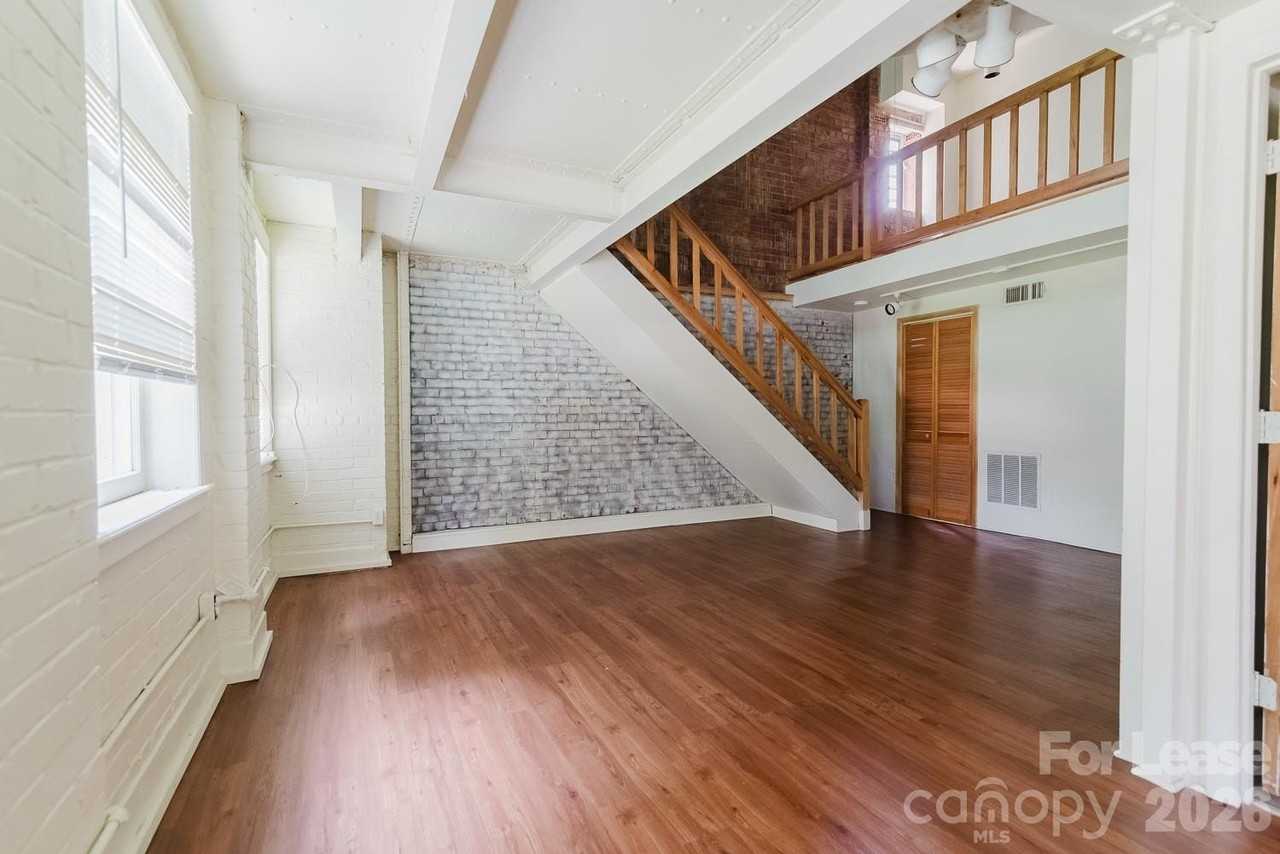 203 Liberty St W #2E - Photo 7 of 17