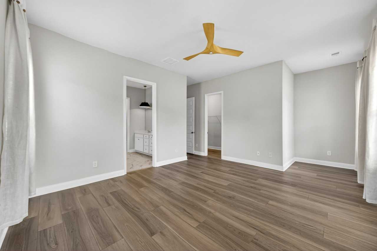 1014 Shore Lap St - Photo 6 of 50