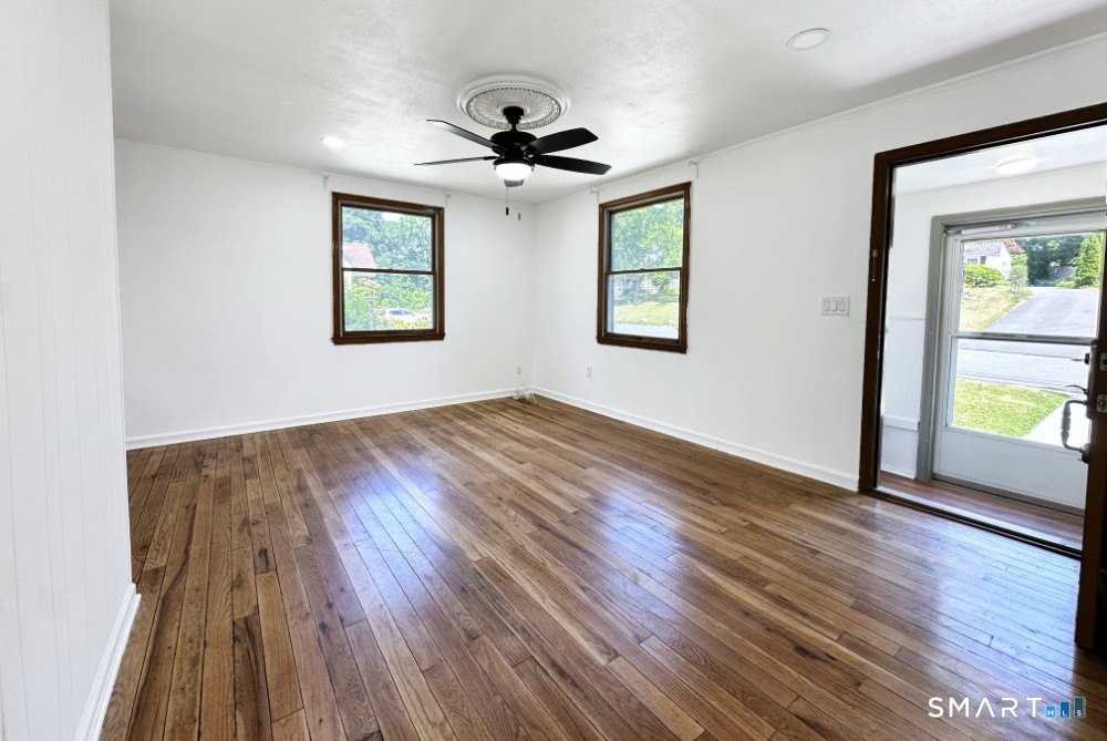 225 Battis Rd - Photo 4 of 23