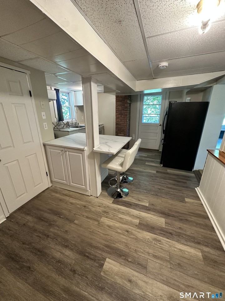 22 Lakeview St #B - Photo 5 of 15