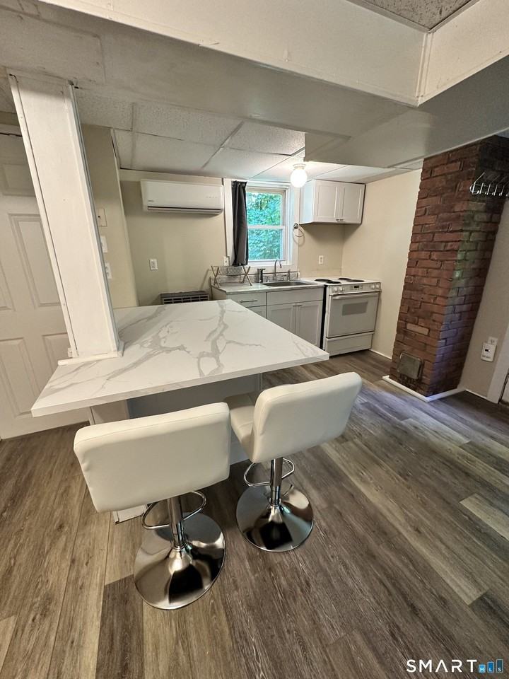 22 Lakeview St #B - Photo 7 of 15