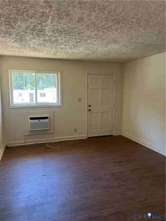 601 Monticello Dr - Photo 3 of 10