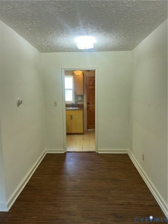 601 Monticello Dr - Photo 4 of 10