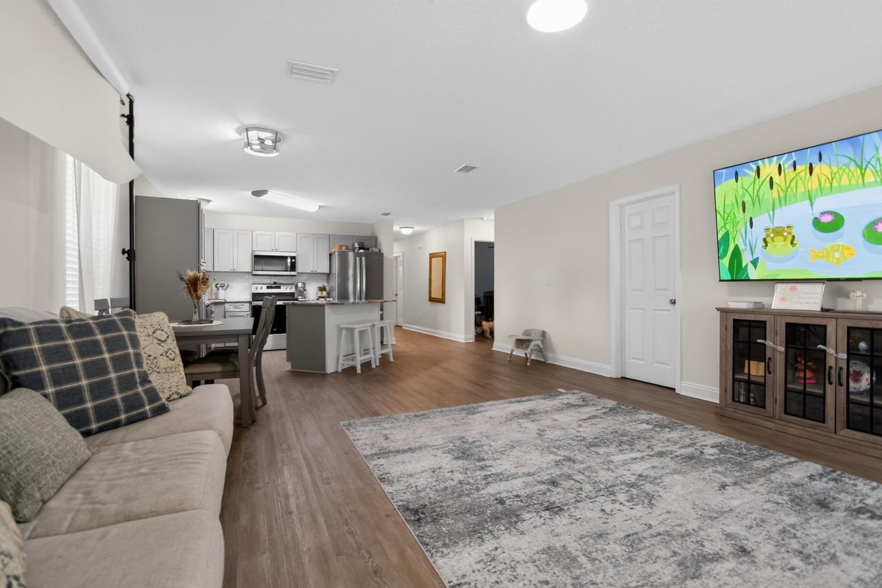 5282 Kervin Rd - Photo 4 of 27
