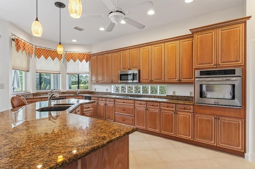 3210 Bent Pine Dr - Photo 4 of 7