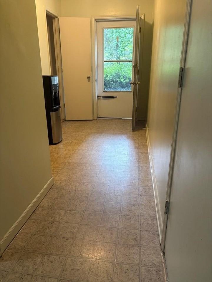 46 Tallent St Apt 4 - Photo 2 of 12