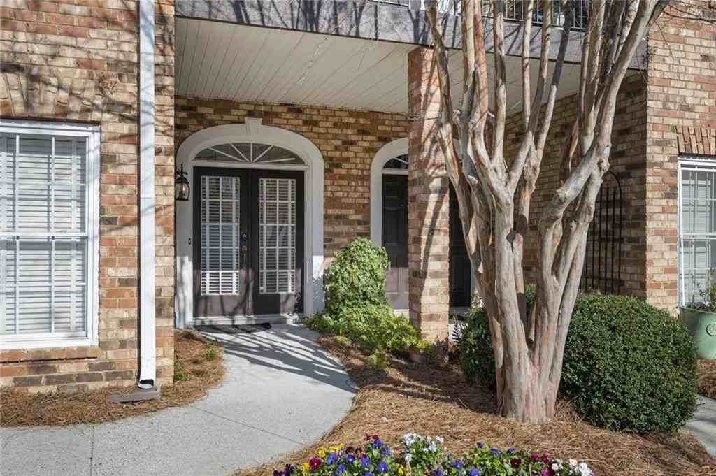 2603 Oglethorpe Cir Ne - Photo 2 of 47