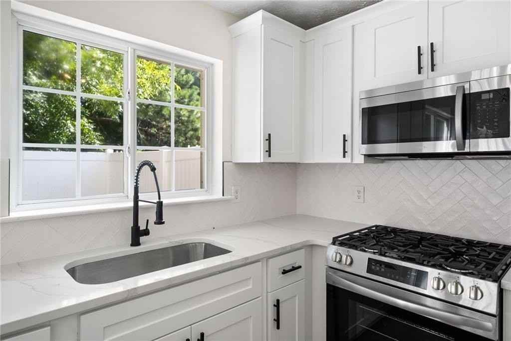 872 Windcroft Cir Nw - Photo 4 of 10