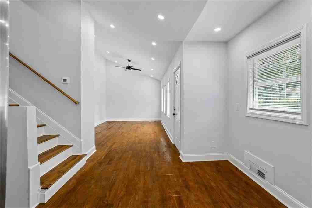 2223 Columbia Dr - Photo 3 of 43