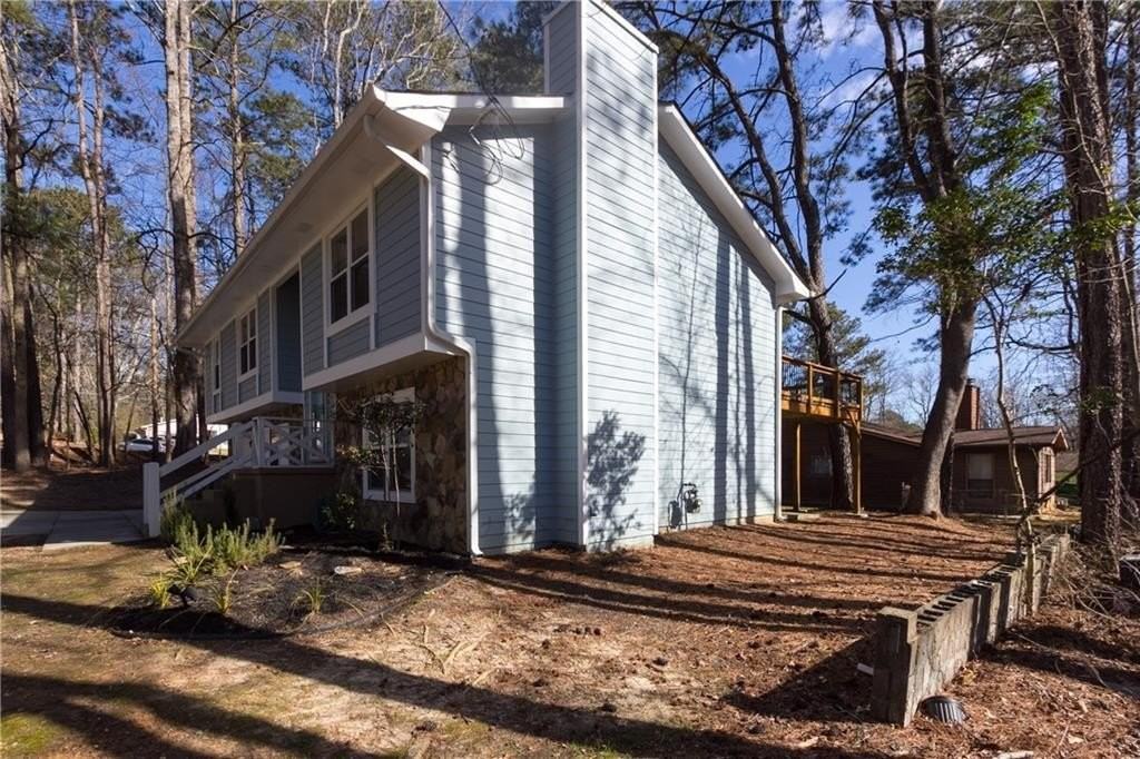 1169 Hillcrest Ct - Photo 2 of 25