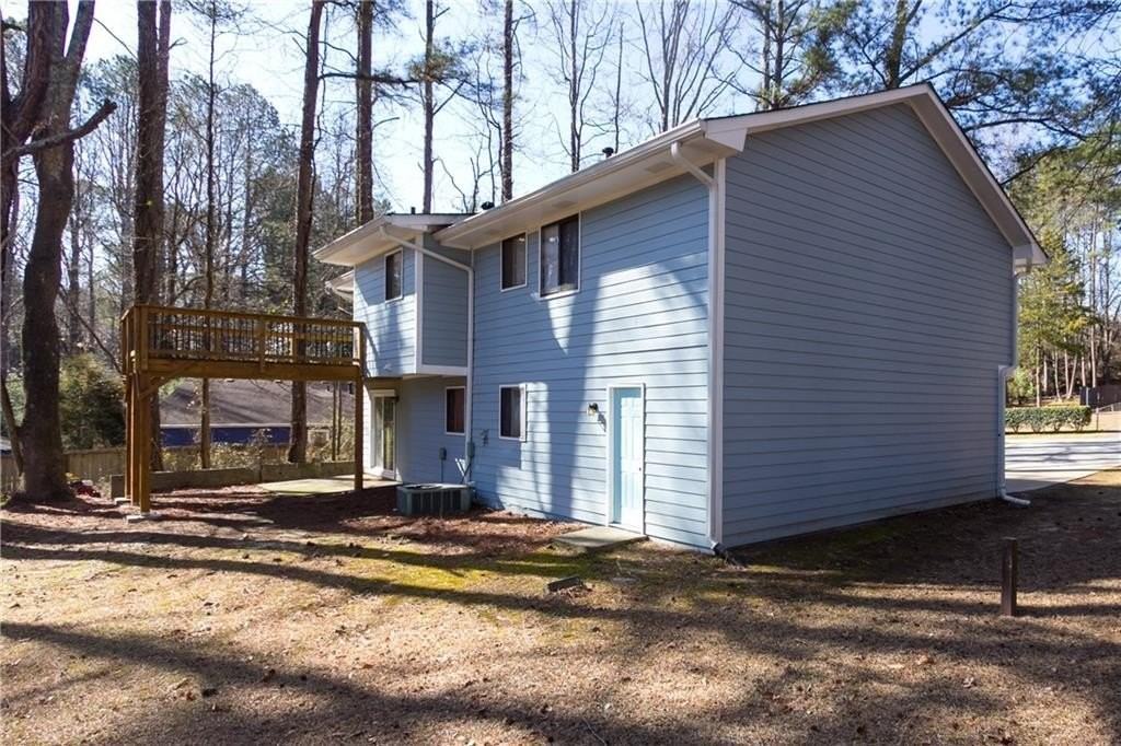 1169 Hillcrest Ct - Photo 4 of 25