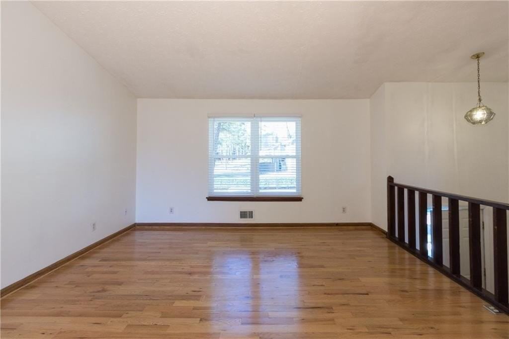 1169 Hillcrest Ct - Photo 6 of 25