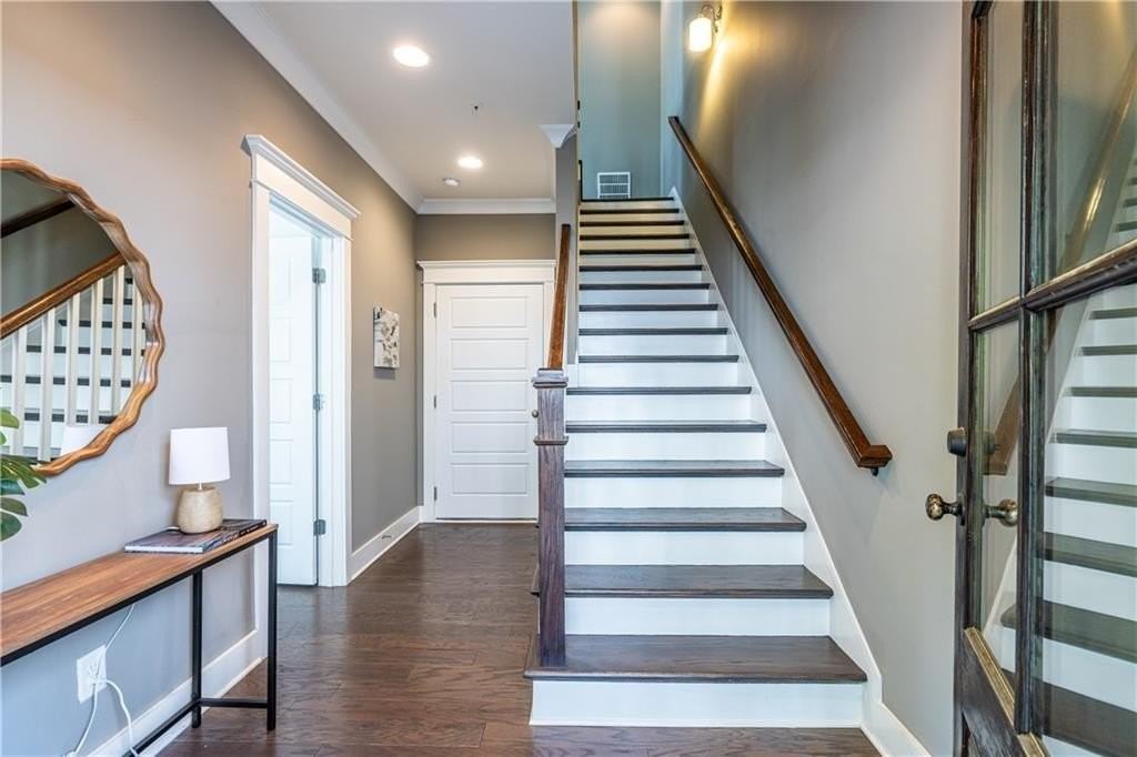 1002 Braeburn Ln - Photo 6 of 31