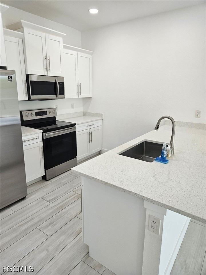 4425 Sw Santa Barbara Pl - Photo 3 of 10
