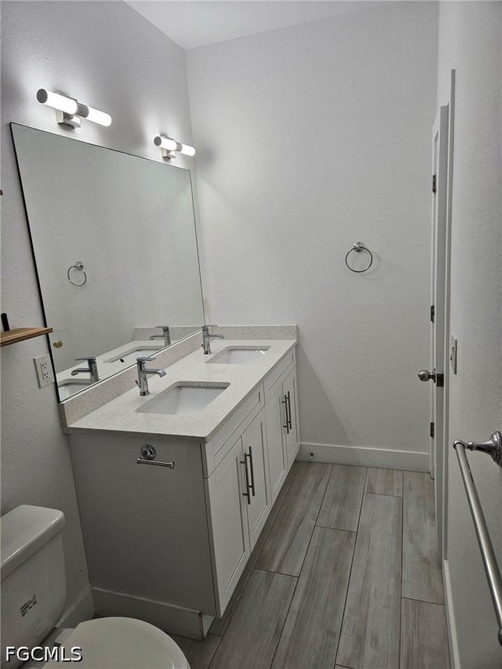 4425 Sw Santa Barbara Pl - Photo 6 of 10