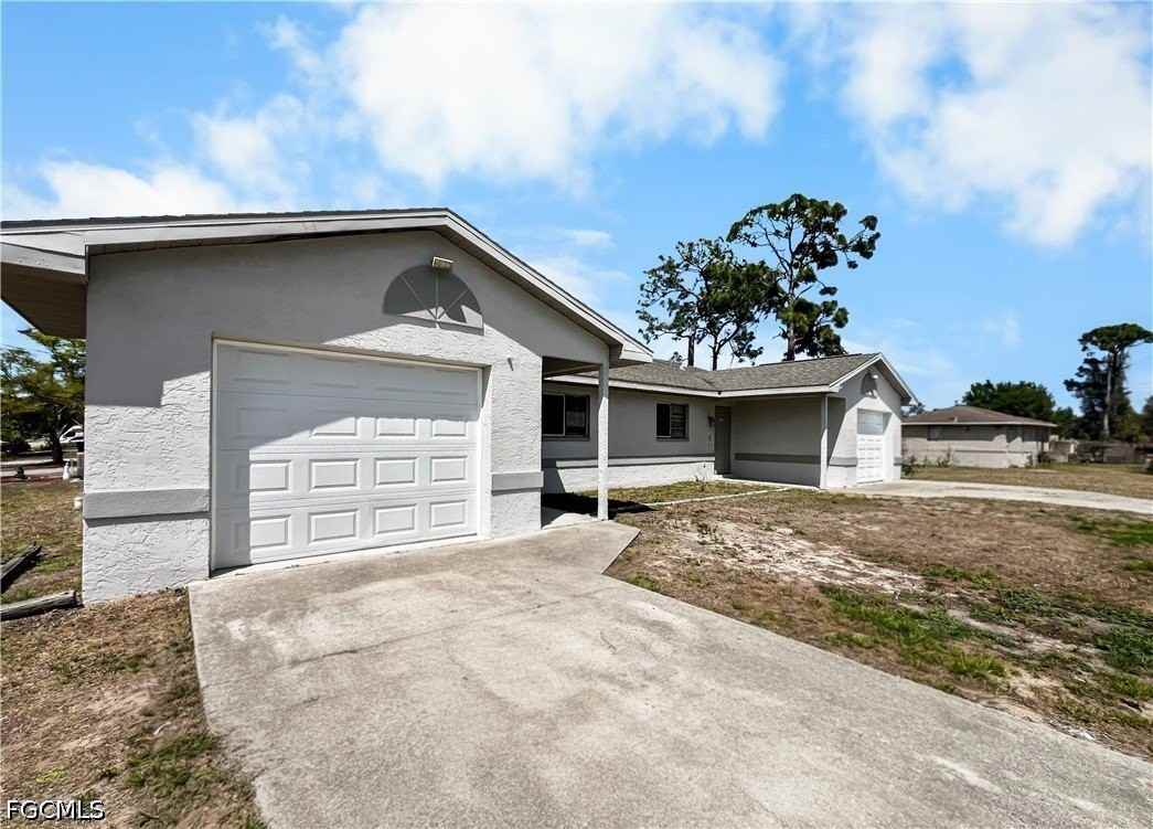 2704 Owen Ave - Photo 2 of 34
