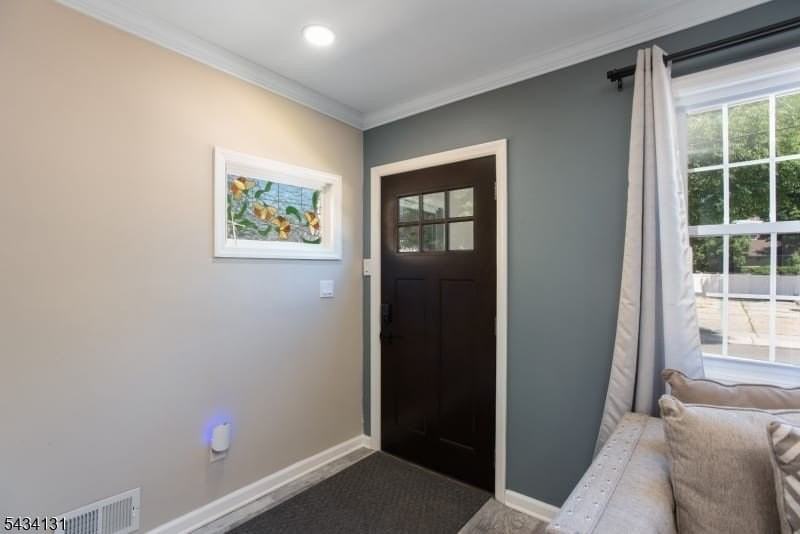 138 Jerome Pl - Photo 3 of 29