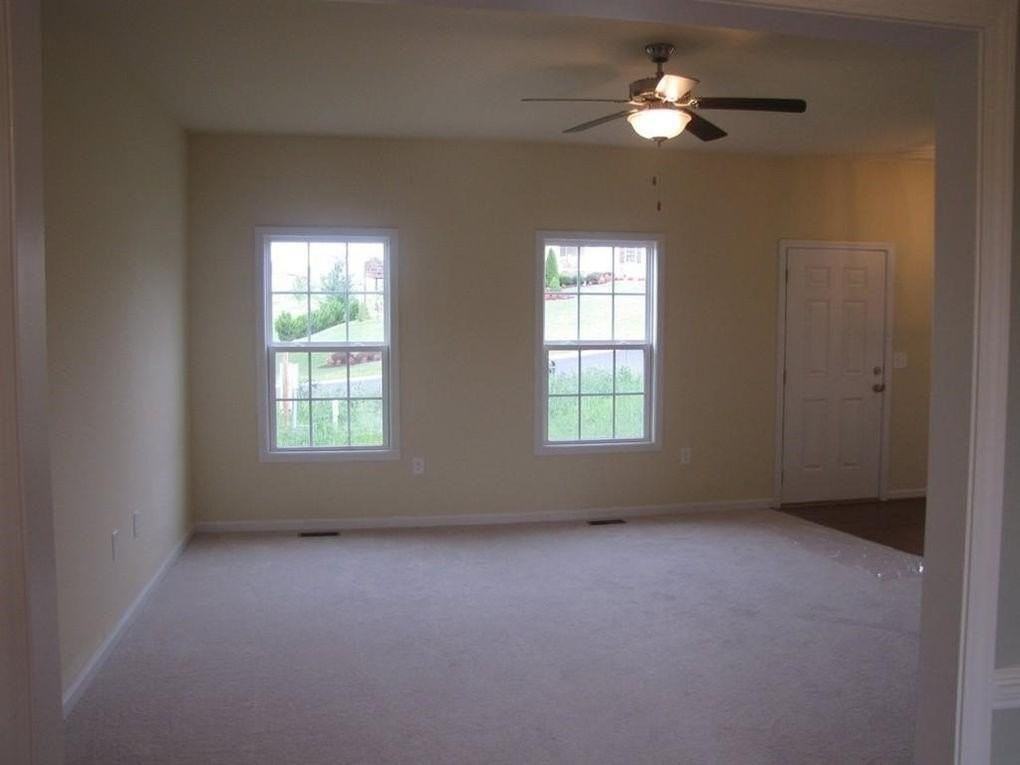 203 Winnbrook St - Photo 5 of 12