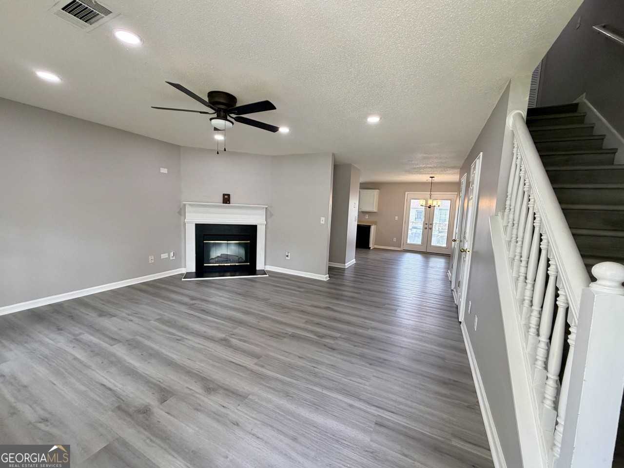 3354 Waggoner Ln - Photo 3 of 17