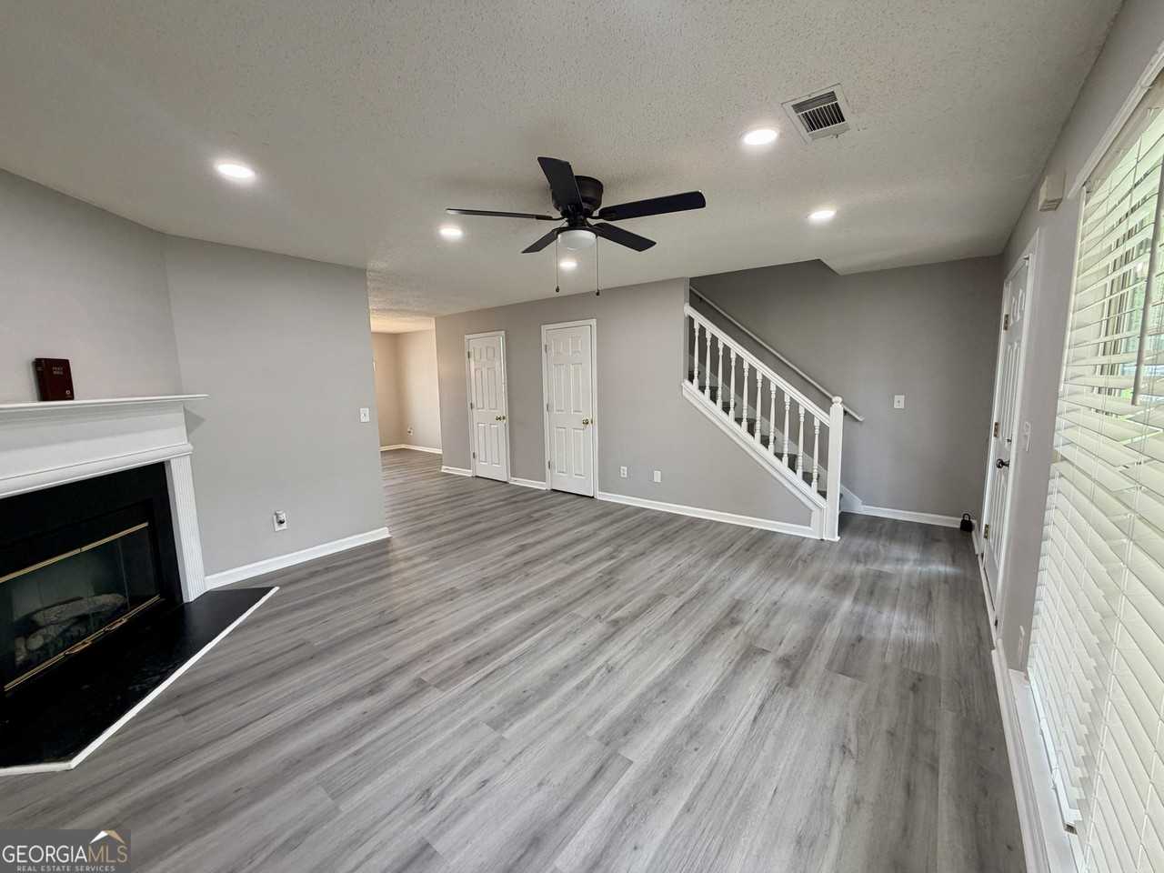 3354 Waggoner Ln - Photo 4 of 17