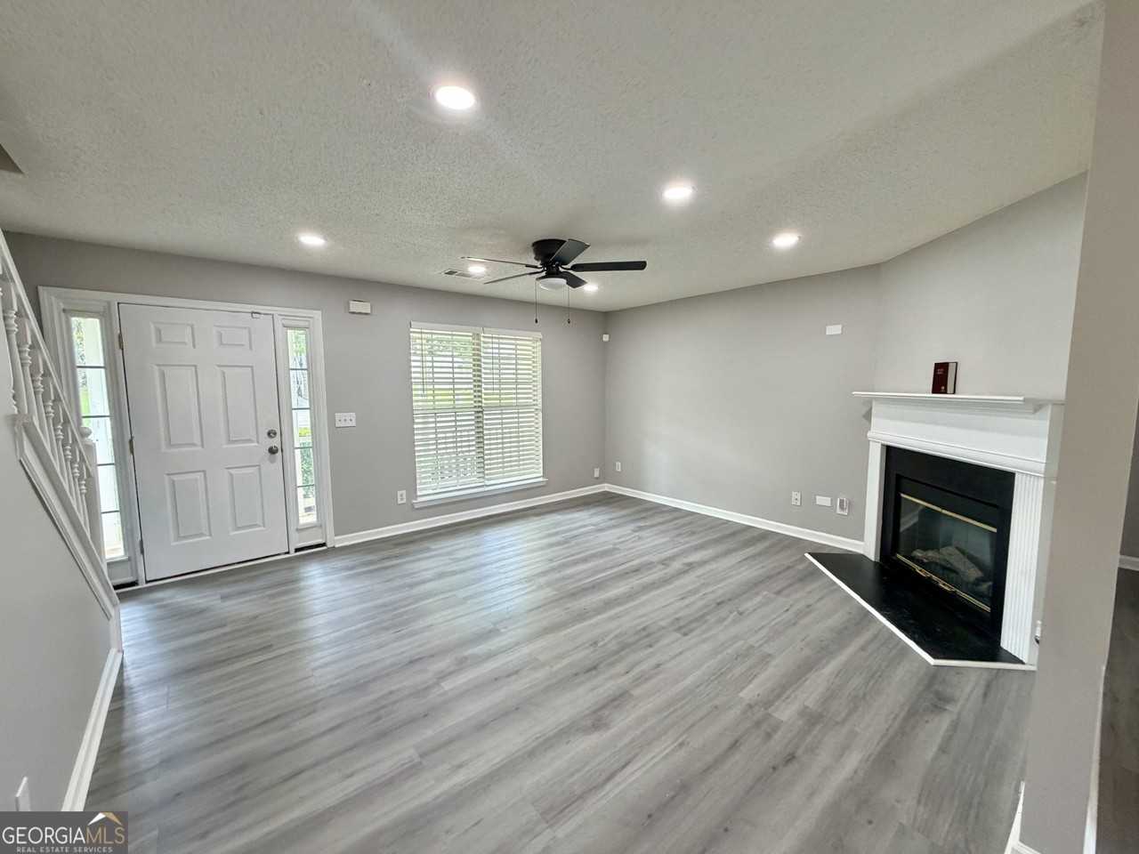 3354 Waggoner Ln - Photo 5 of 17