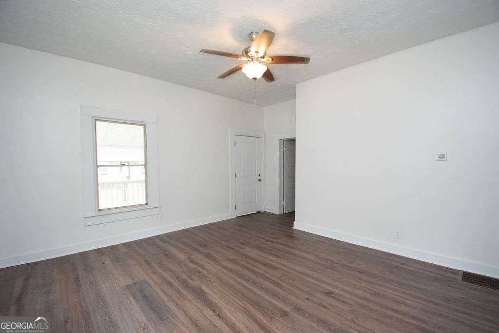 903 Georgia Ave - Photo 6 of 24