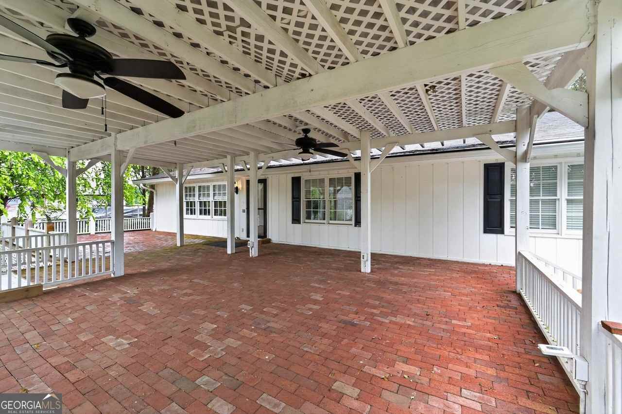 1455 Courtney Ln - Photo 2 of 16