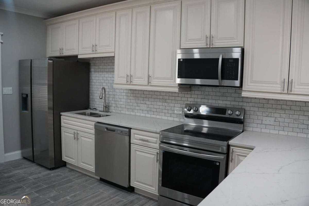 3800 Raiders Ridge Dr - Photo 3 of 14