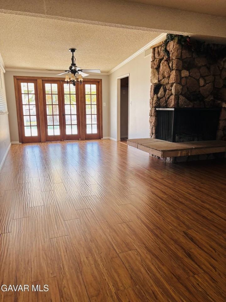 38650 Yucca Tree St - Photo 6 of 20