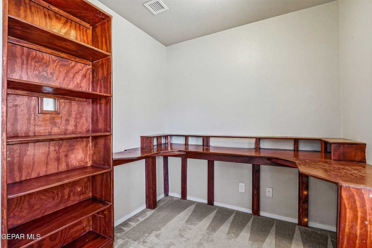 2300 Glitter Pt - Photo 6 of 42