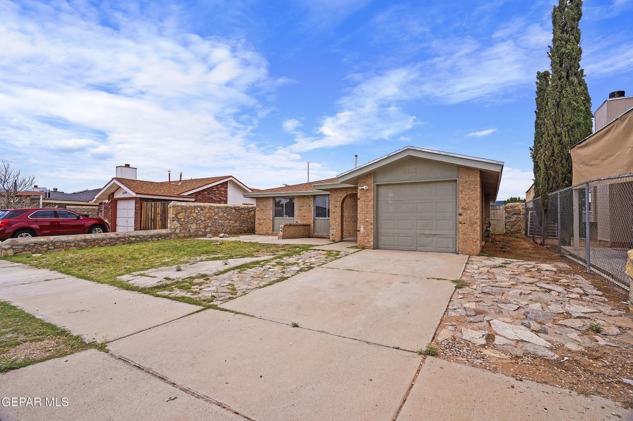 6713 Heartstone Ct - Photo 2 of 28