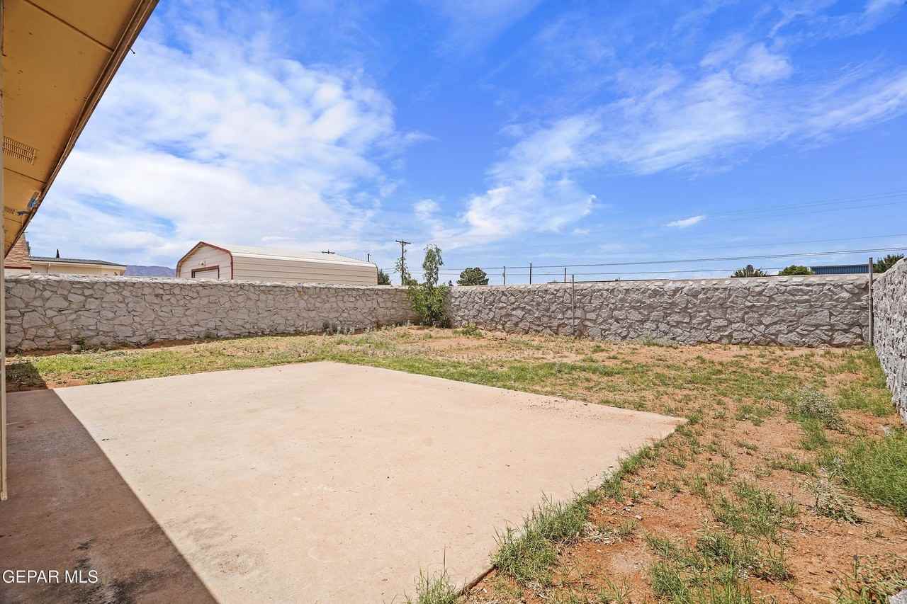 6713 Heartstone Ct - Photo 5 of 28