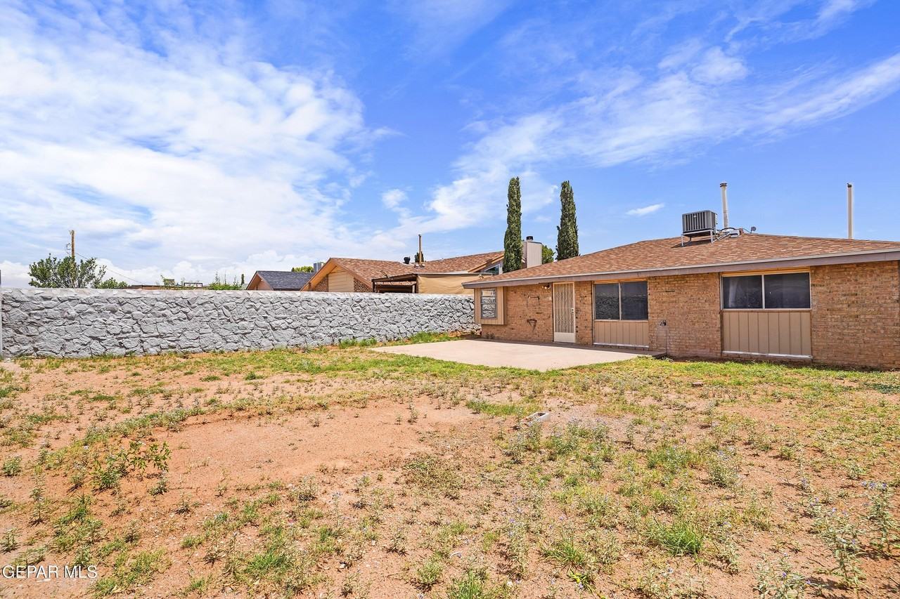 6713 Heartstone Ct - Photo 7 of 28
