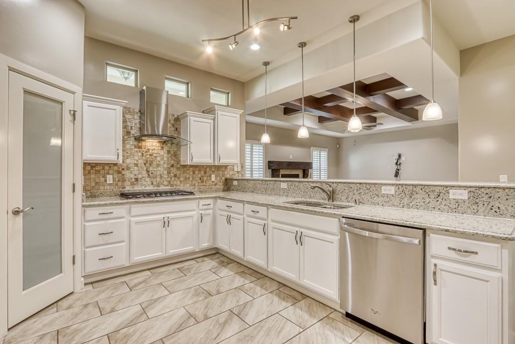 12177 Chapel Hill Rd - Photo 4 of 38
