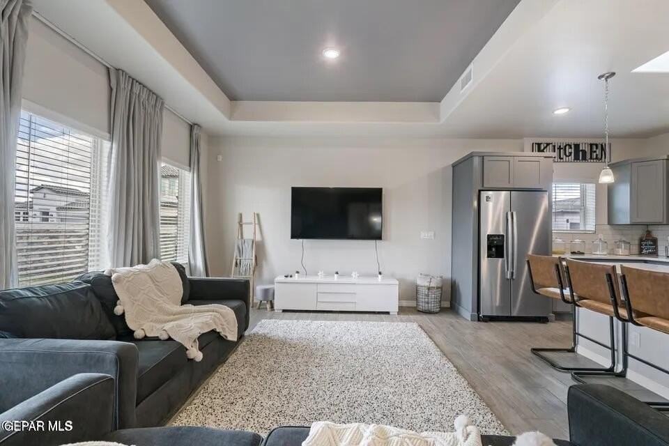 930 Bicknor Pl - Photo 4 of 39