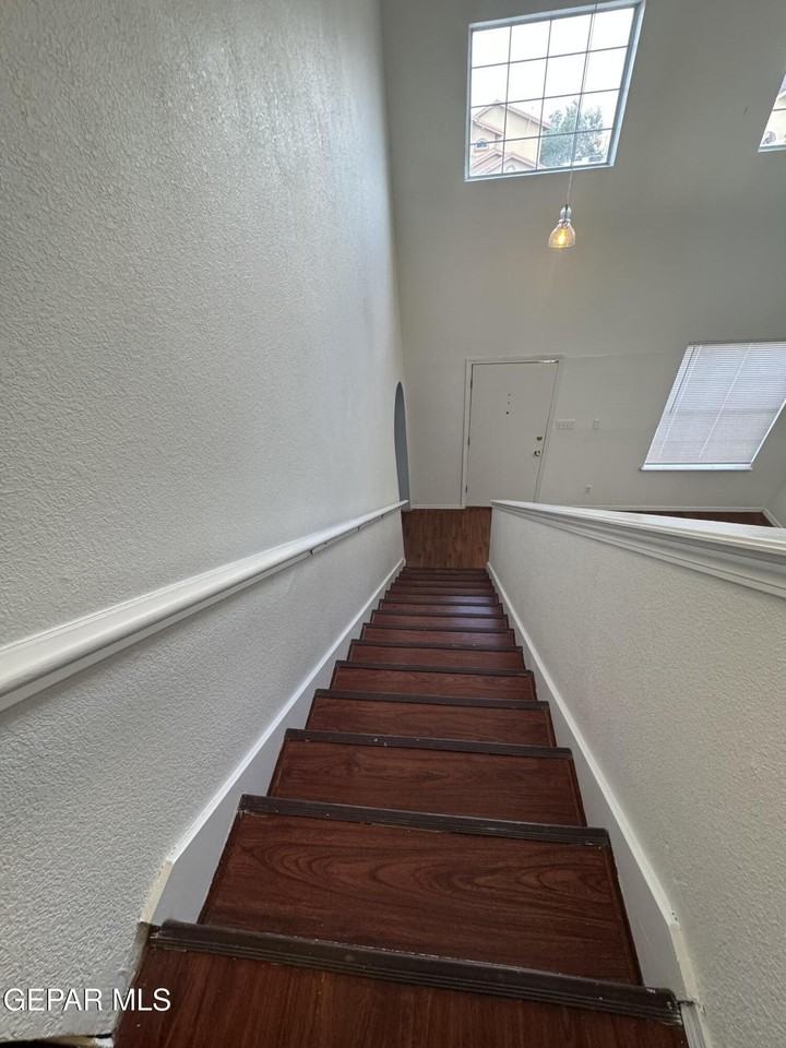 3033 Tierra Humeda Dr - Photo 3 of 48