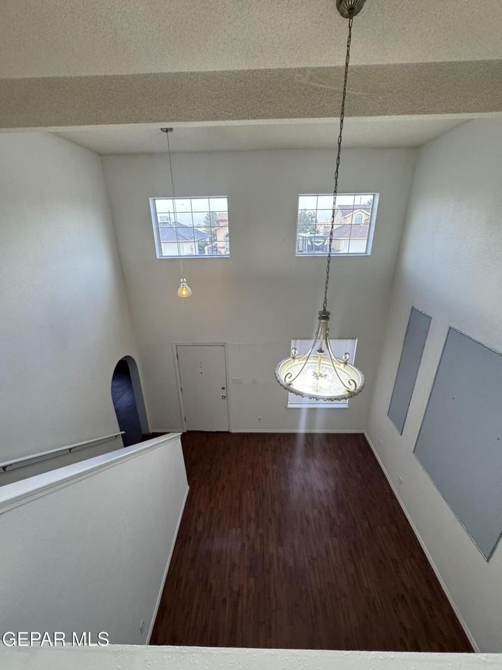 3033 Tierra Humeda Dr - Photo 4 of 48